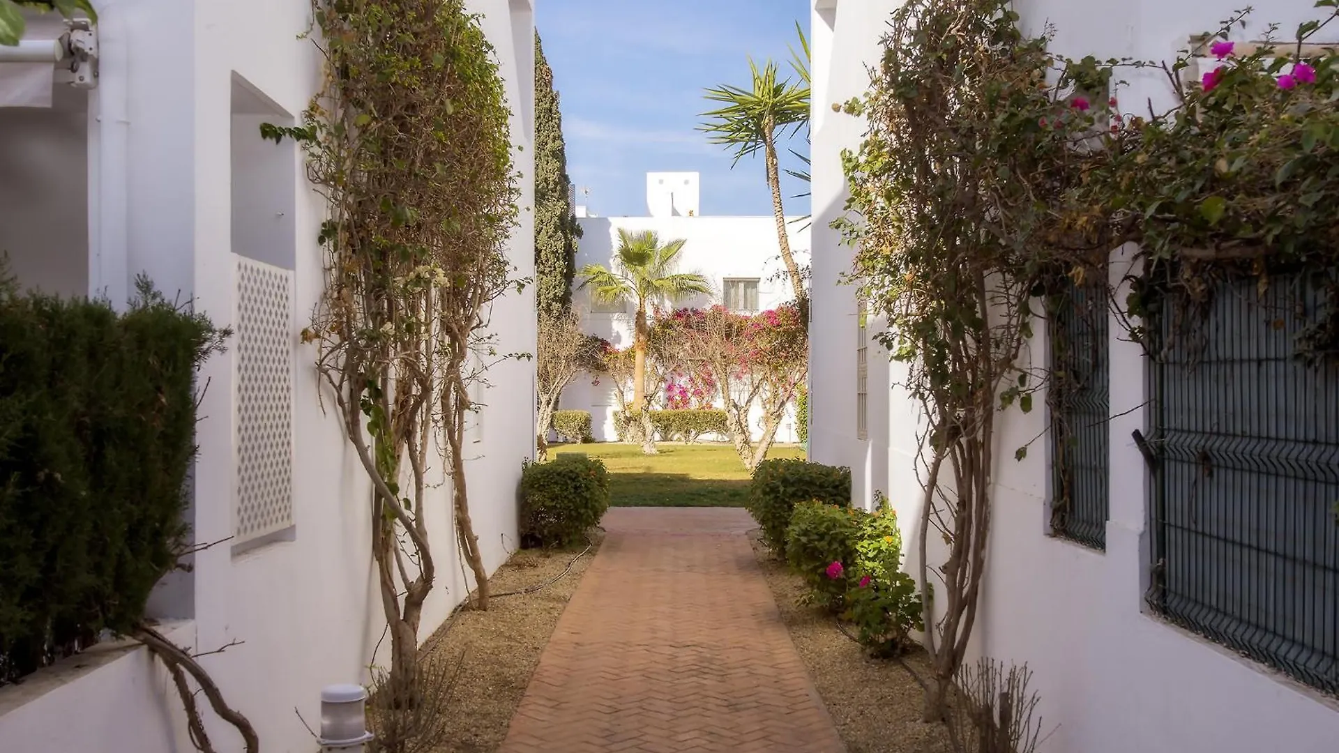 Vera Playa El Oasis Bajo Con Jardin Y Piscinas 0*,